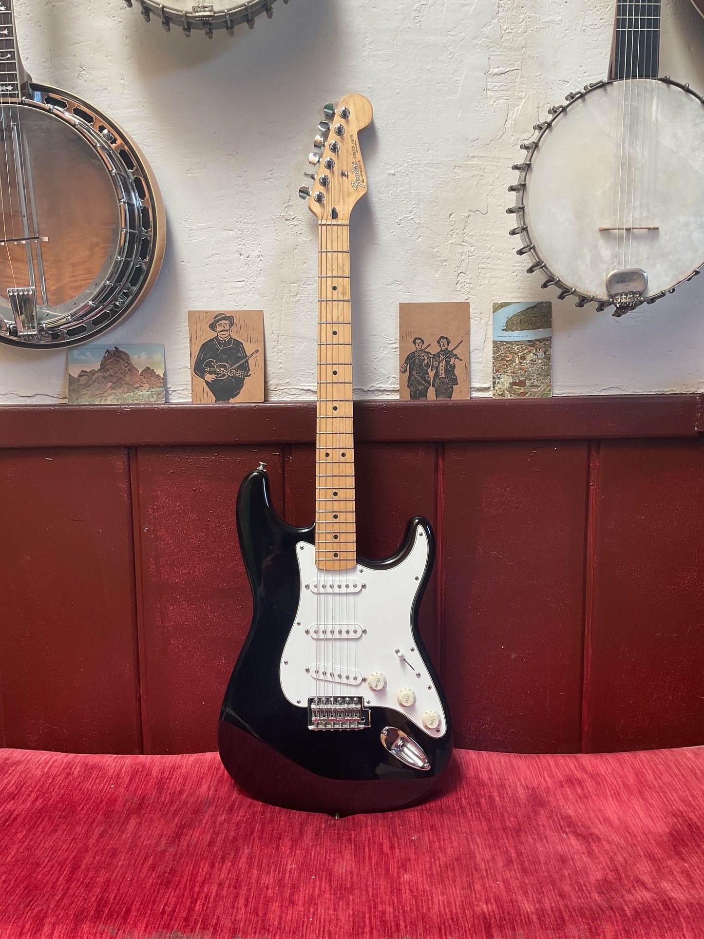 Black Fender Stratocaster (1996 | MIM) with Bag