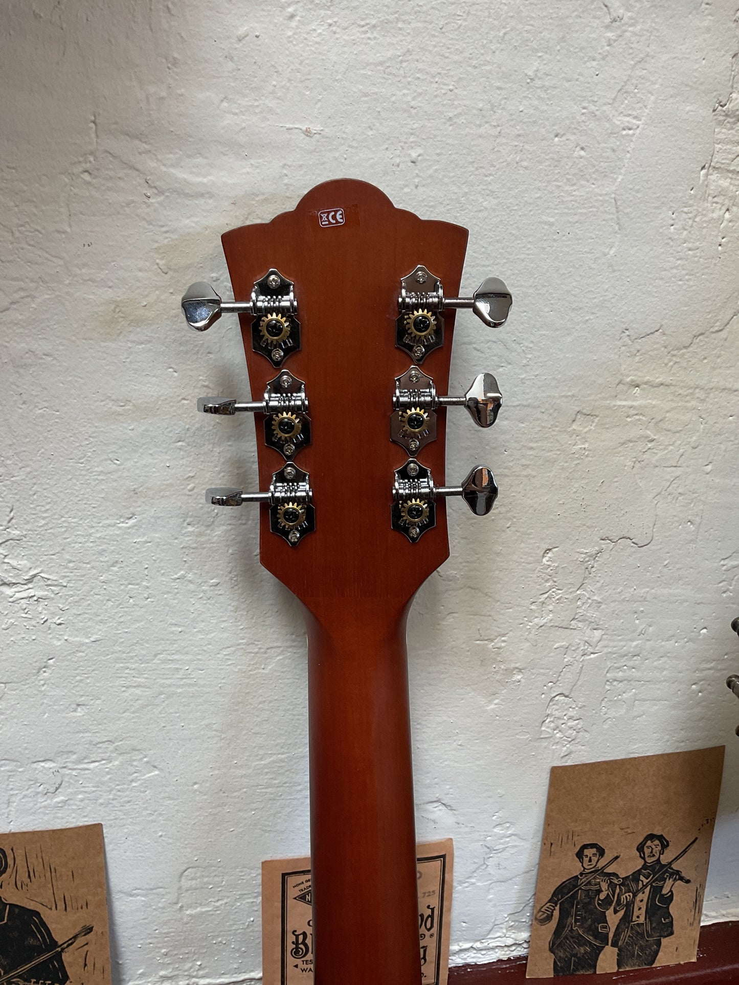 Guild M-240E Troubadour with Case