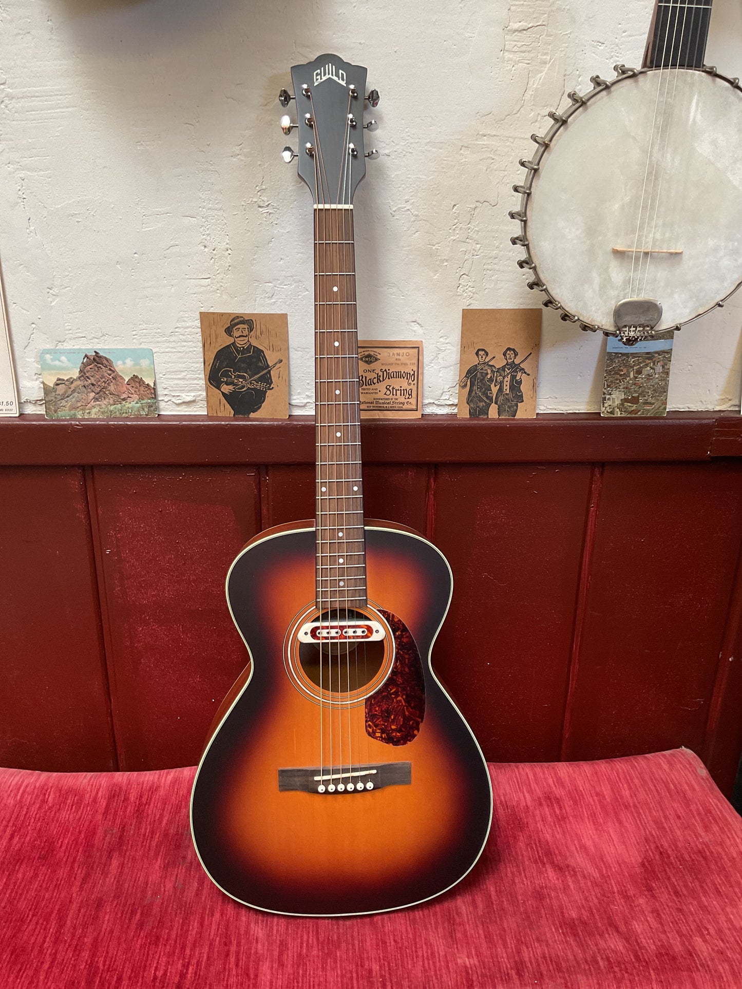 Guild M-240E Troubadour with Case