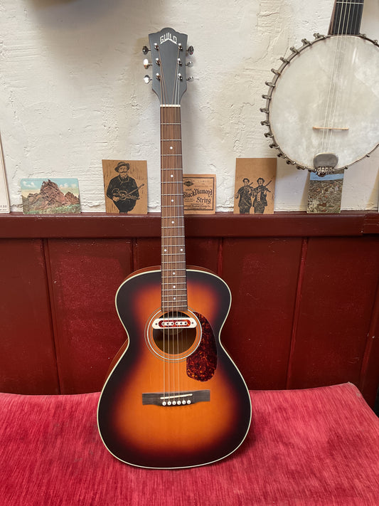 Guild M-240E Troubadour with Case