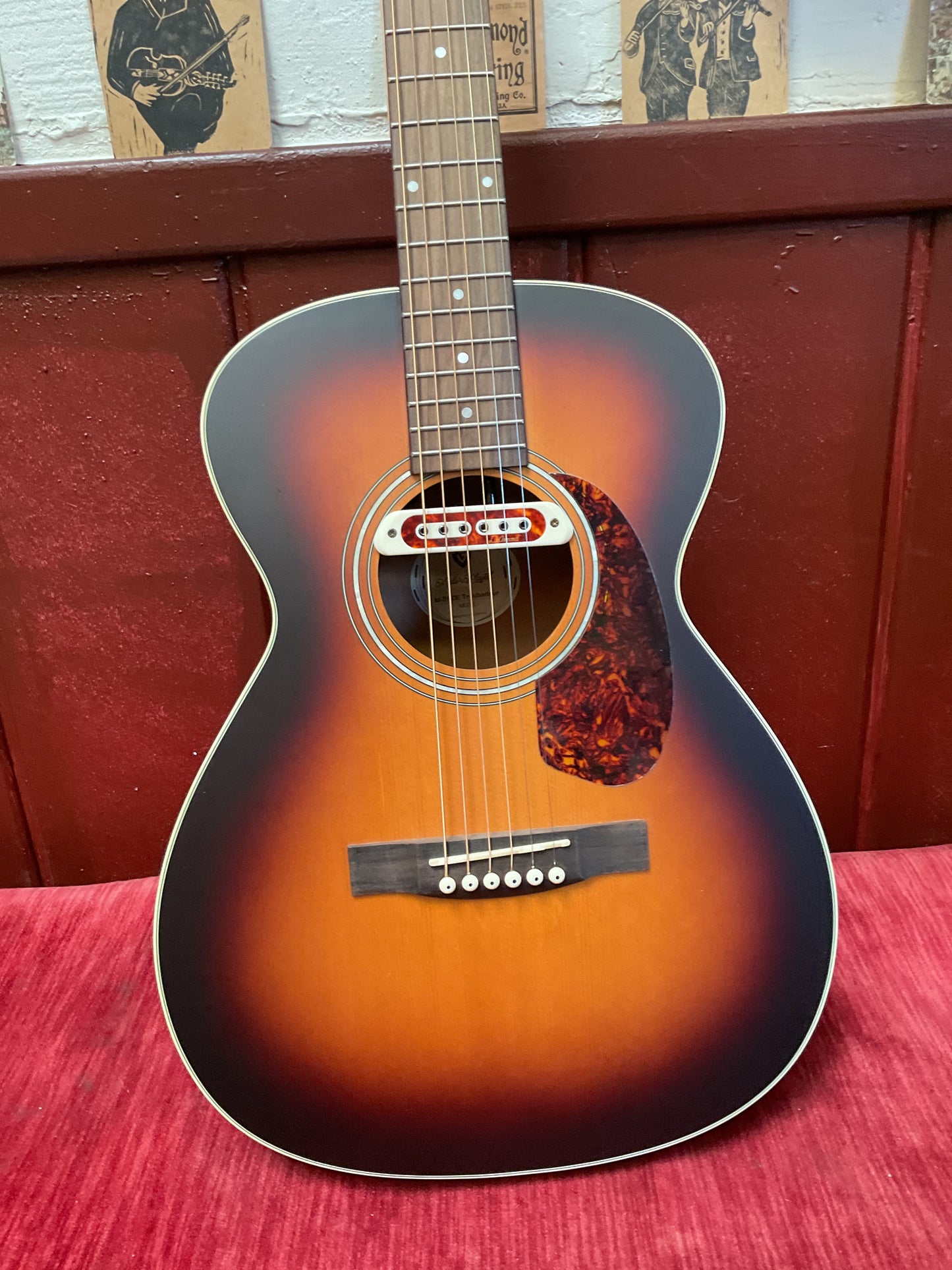Guild M-240E Troubadour with Case