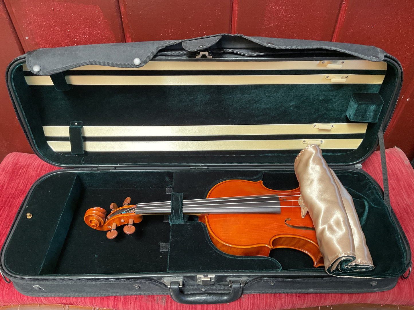 No Name 15" Viola with Case