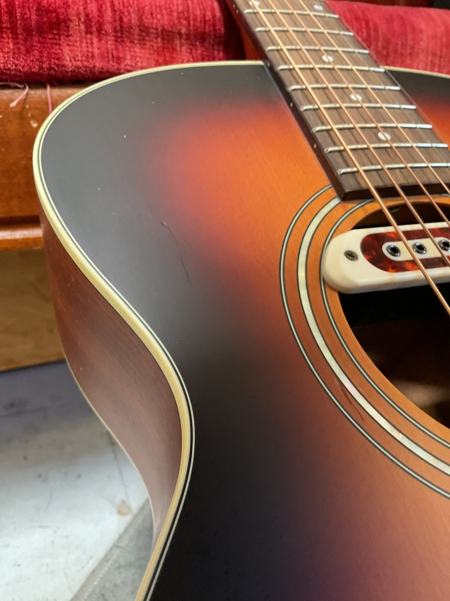 Guild M-240E Troubadour with Case