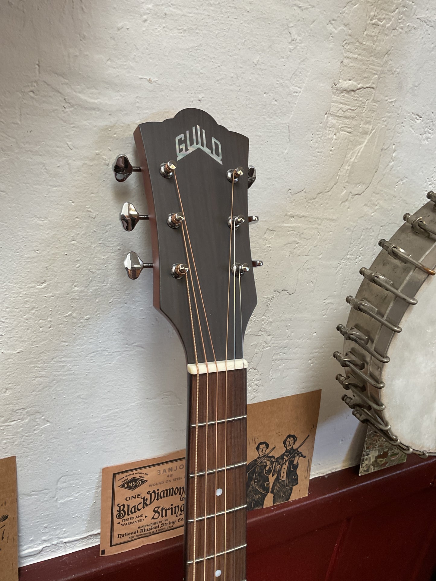 Guild M-240E Troubadour with Case