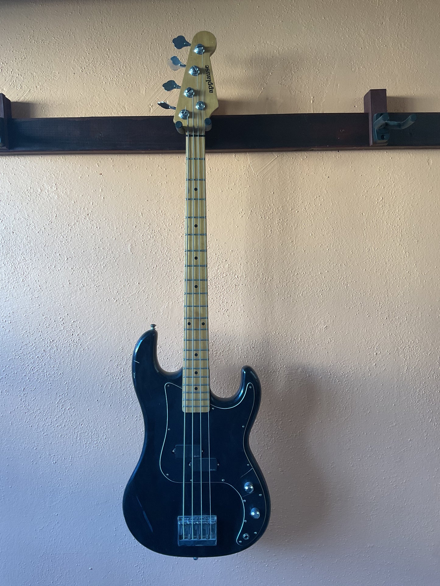 Applause Electric Bass Guitar