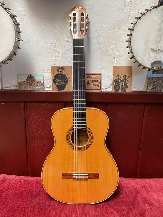 Goya GG-30 Classical Guitar (1972) with Case