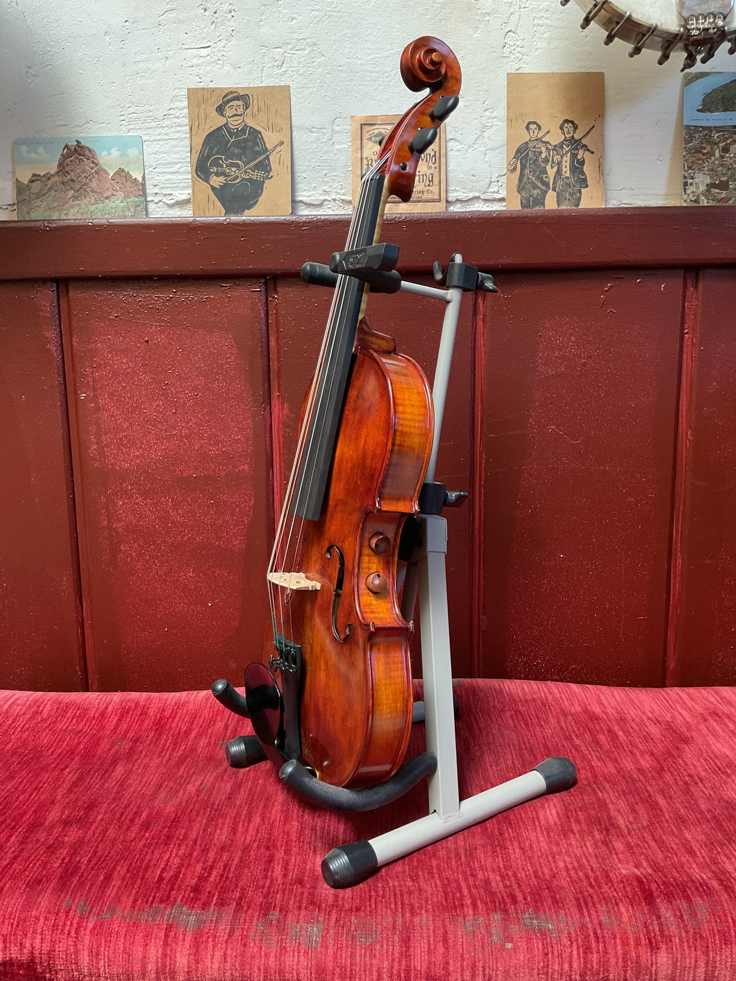 Realist R-V5Pe 5-String Electric Violin with Case