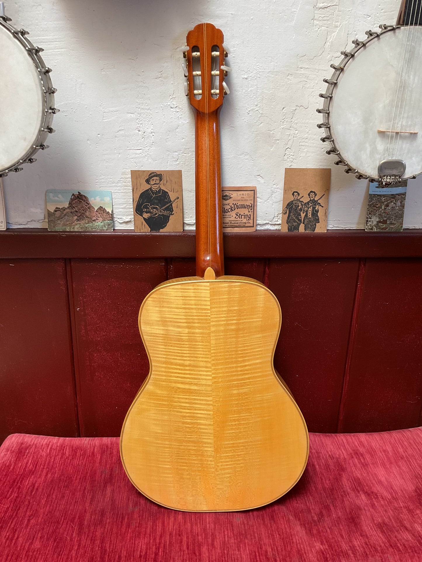 Goya GG-30 Classical Guitar (1972) with Case