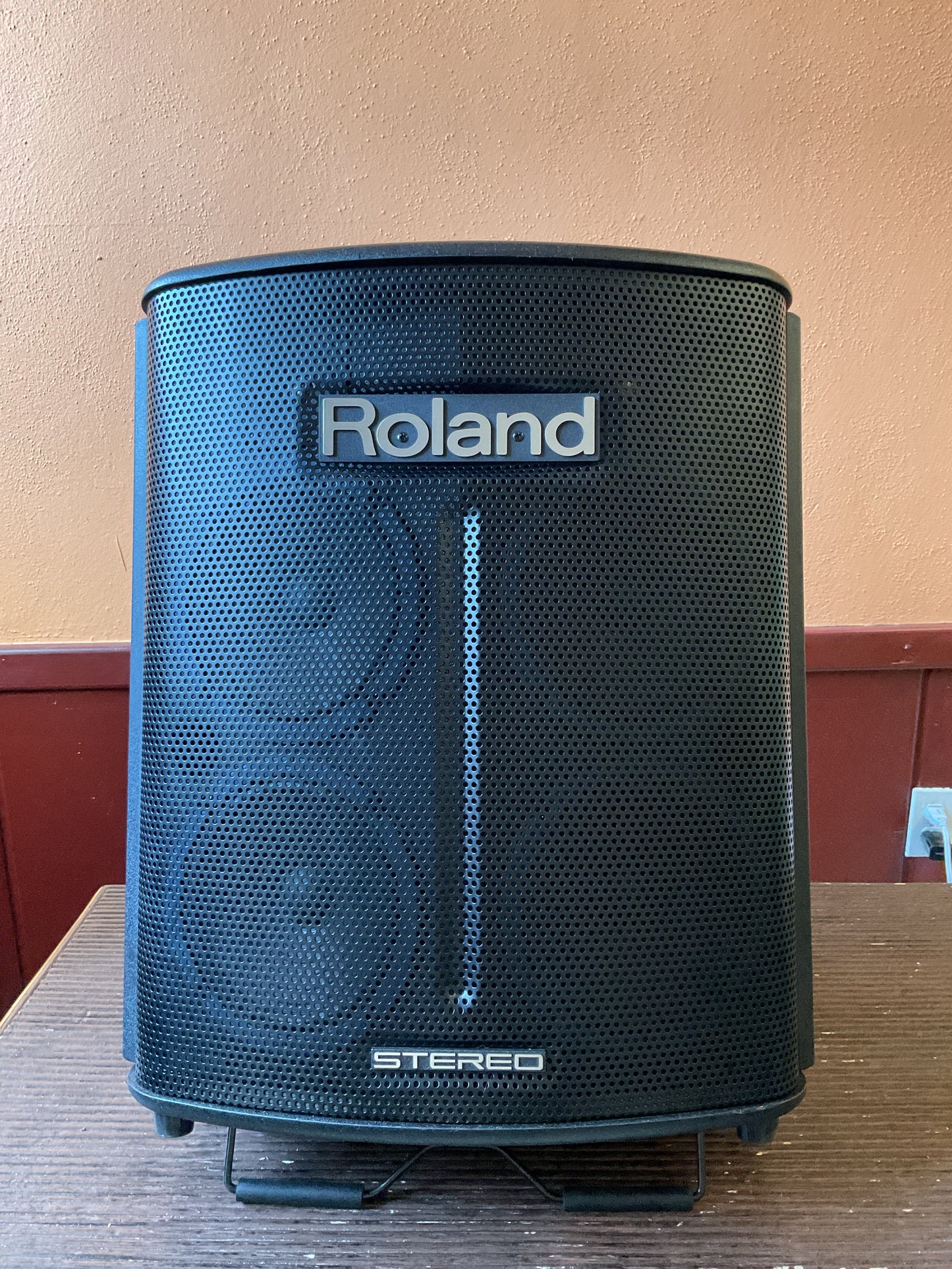 Roland BA-330 Portable Stereo PA System with Case