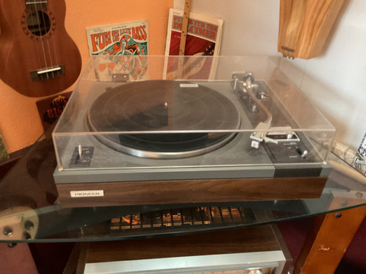 Pioneer PL-115D Record Player