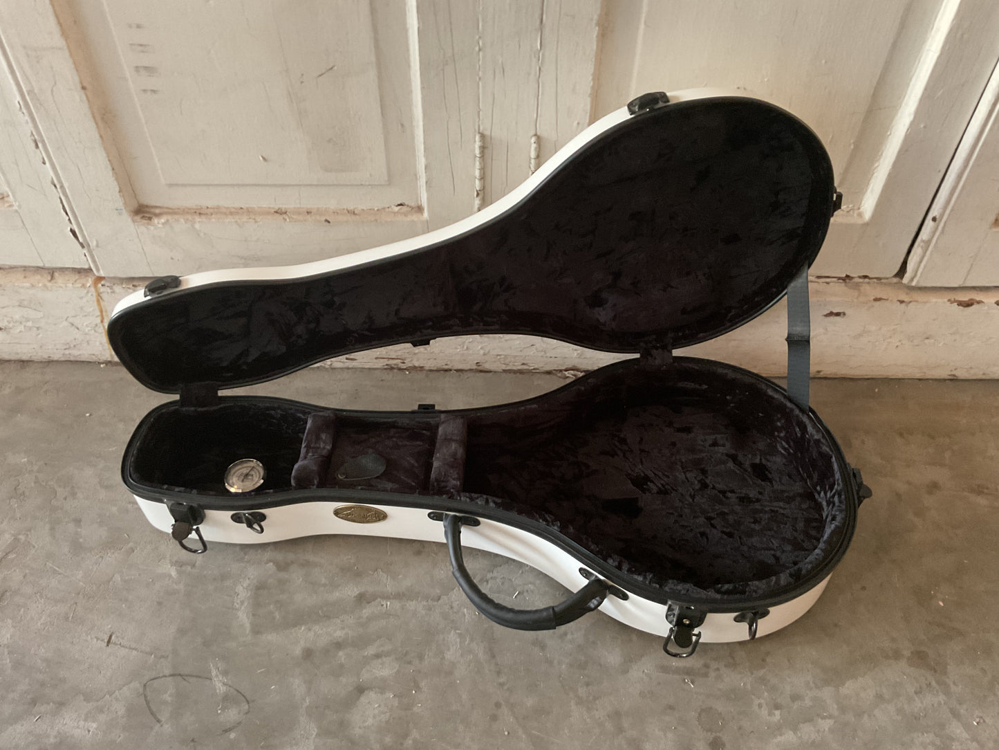 Superior CF-1521W Deluxe Fiberglass A-Style Mandolin Case