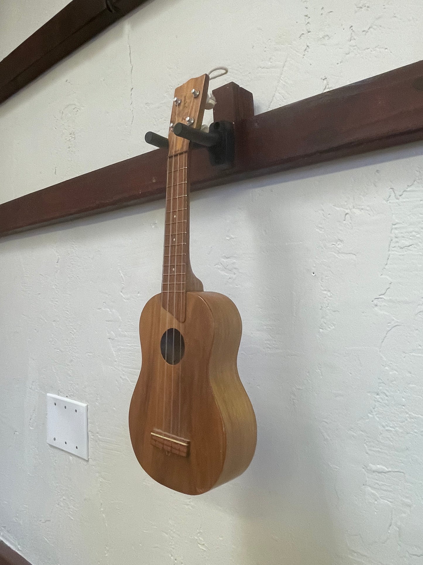 Kamaka Gold Label Soprano Ukulele (c. 1950s) with Chipboard Case