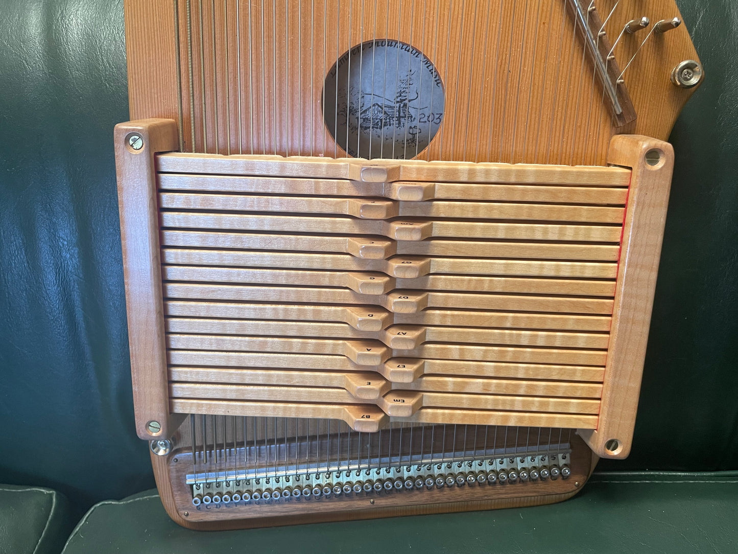 Lumbert Mountain Music 15-Chord Autoharp (2013) with Fine Tuners and Bag